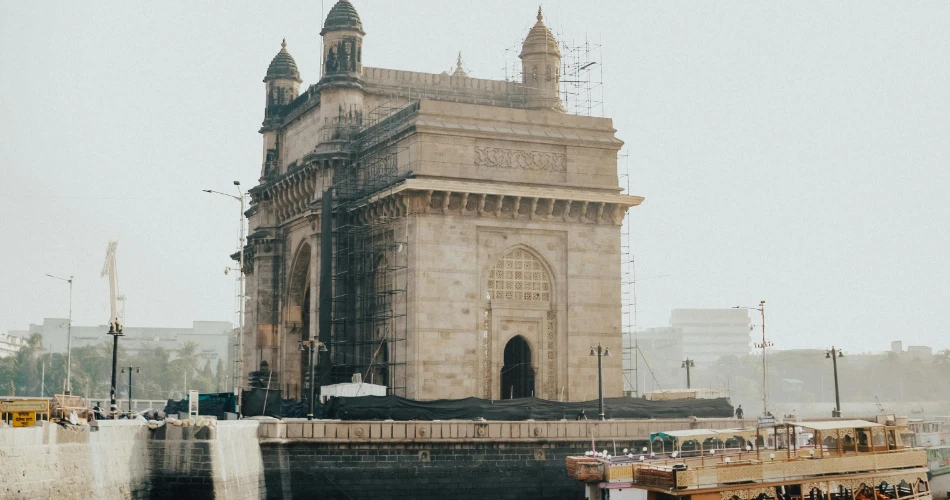 Gateway of India: Mumbai’s Iconic Landmark by the Arabian Sea